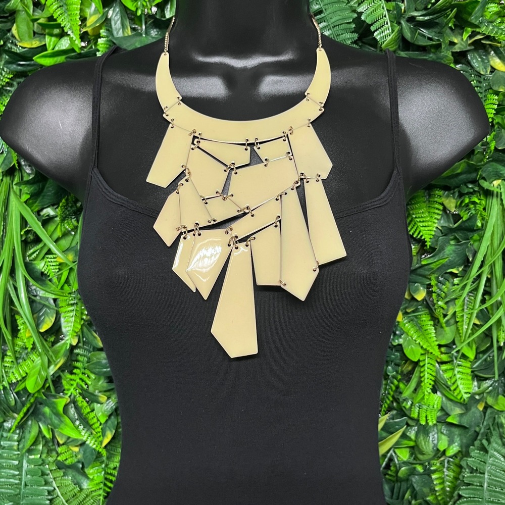Geometric Statement Bib Necklace‎ Ivory Gold Tone Tiered Angular Collar 3817